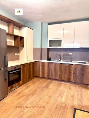 Kuhinja; kućanski aparati, renoviran, drveni pod, prirodna svjetlost, moderan stil