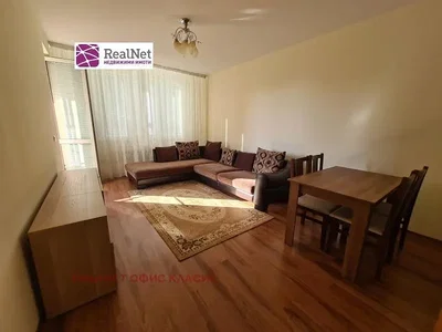 Dnevni boravak; prirodna svjetlost, drveni pod