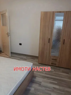 Spavaća soba; drveni pod, renoviran