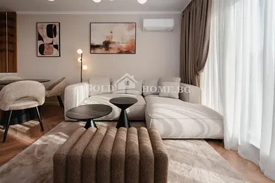 غرفة معيشة; أسلوب عصري, ضوء طبيعي, أرضية خشبية