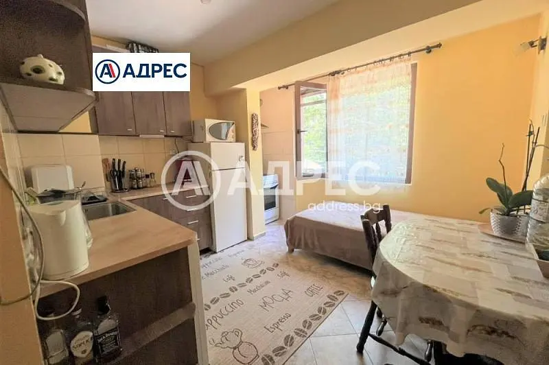 Kuhinja; kućanski aparati, pločice