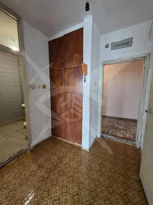 Остало; потребна реновација, плочице