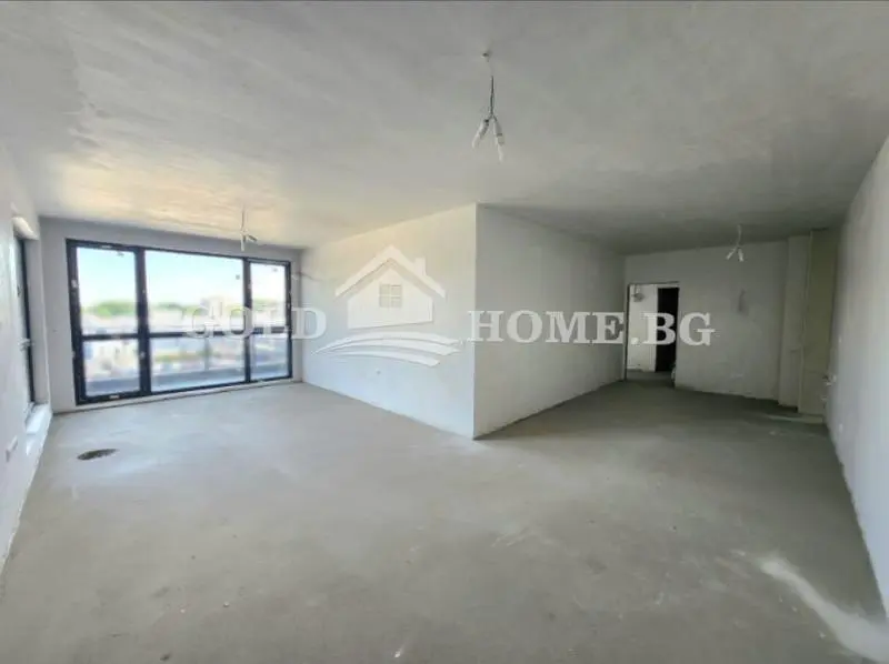 Dnevni boravak; prirodna svjetlost, potrebna renovacija, pogled