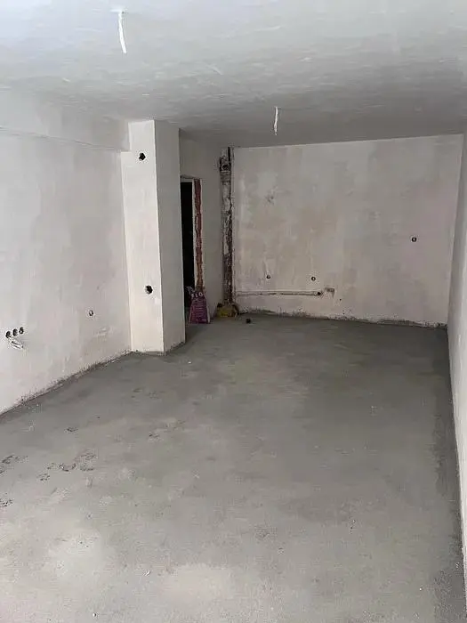 Ostale; potrebna renovacija, prirodna svjetlost