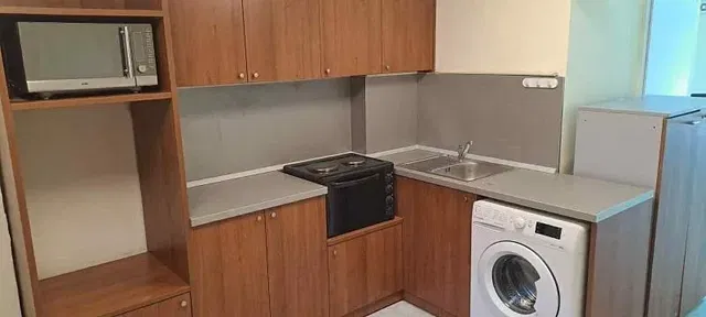 Kuhinja; kućanski aparati, bojler