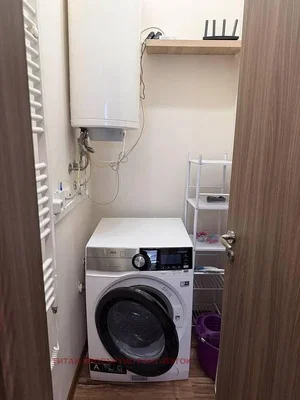 Garderoba; bojler, potrebna renovacija