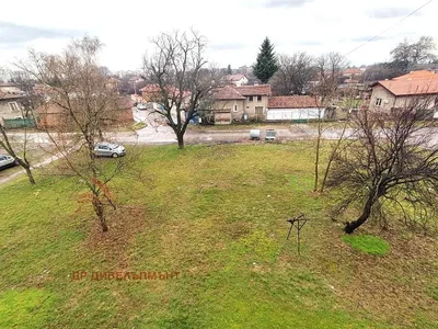 Dom a okolie; výhľad