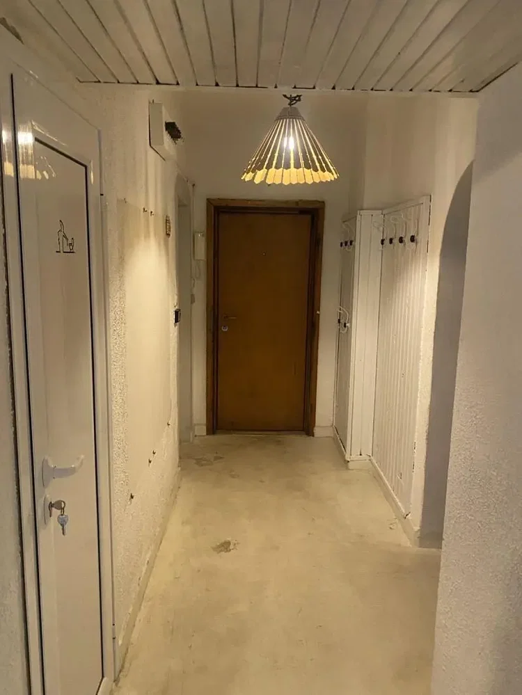 Garderoba; potrebna renovacija