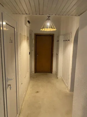 Garderoba; potrebna renovacija