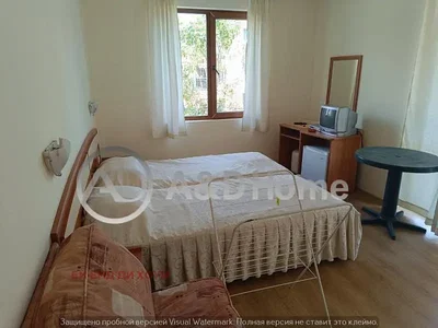 Spavaća soba; drveni pod, prirodna svjetlost