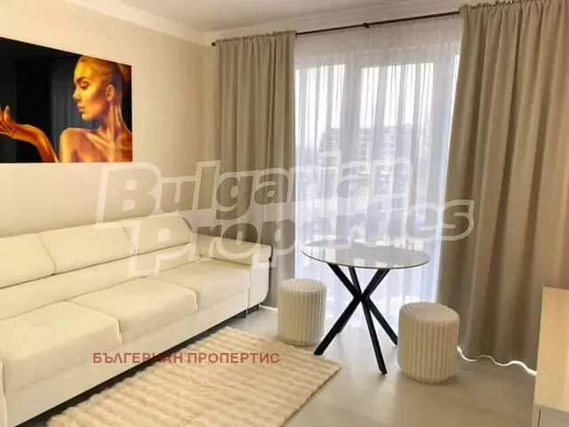 Obývačka; moderný štýl, prirodzené svetlo