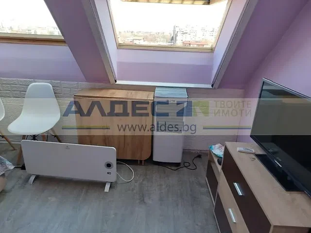 Dnevni boravak; pogled, drveni pod