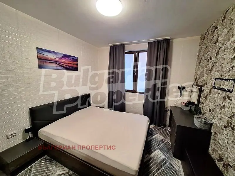 Yatak odası; modern stil, doğal ışık