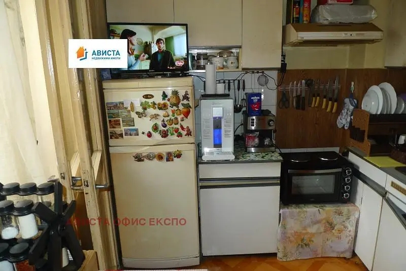 Kuhinja; kućanski aparati, pločice