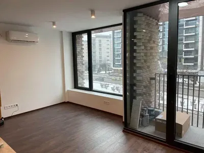 Dnevni boravak; pogled, drveni pod, prirodna svjetlost