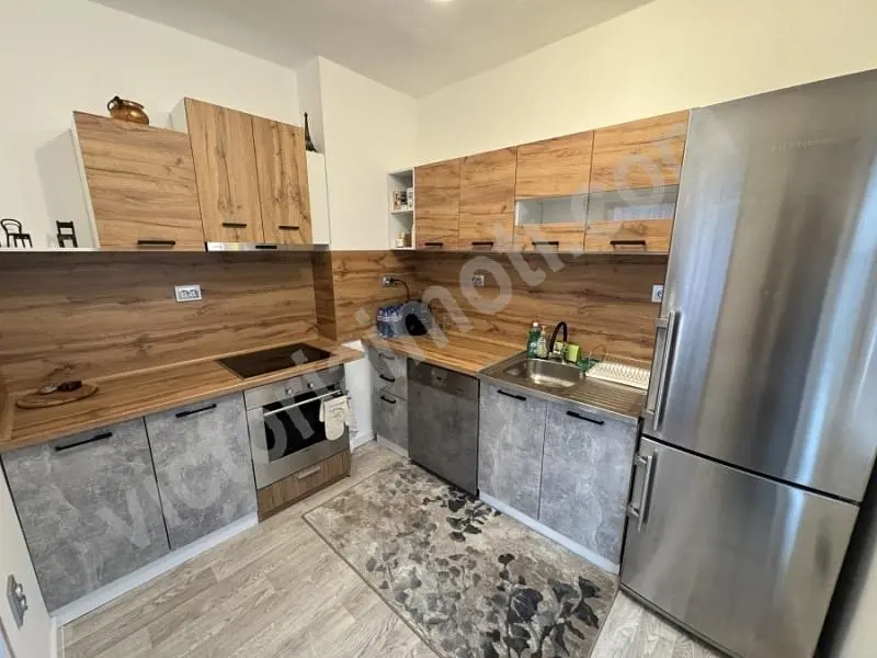 Kuhinja; kućanski aparati, renoviran, prirodna svjetlost