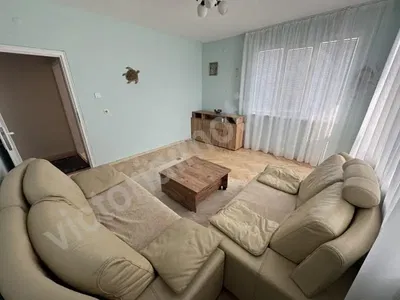 Dnevni boravak; prirodna svjetlost, moderan stil