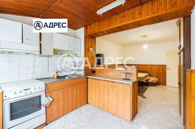 Kuhinja; kućanski aparati, pločice