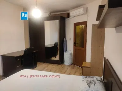 Spavaća soba; drveni pod, prirodna svjetlost