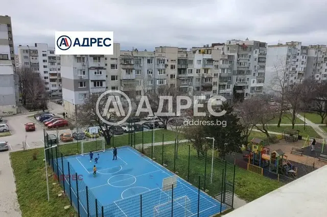 Dom a okolie; výhľad