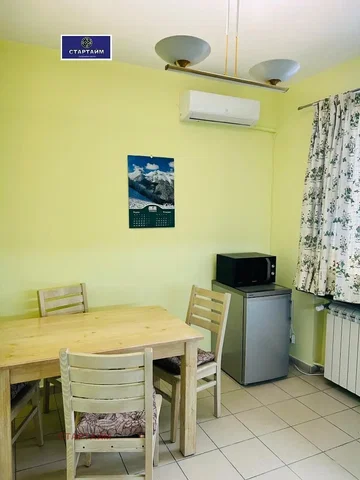 Kuchyňa; dlažba, kuchynské spotrebiče