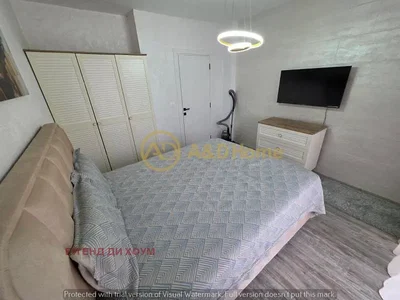 Spavaća soba; drveni pod, prirodna svjetlost, moderan stil