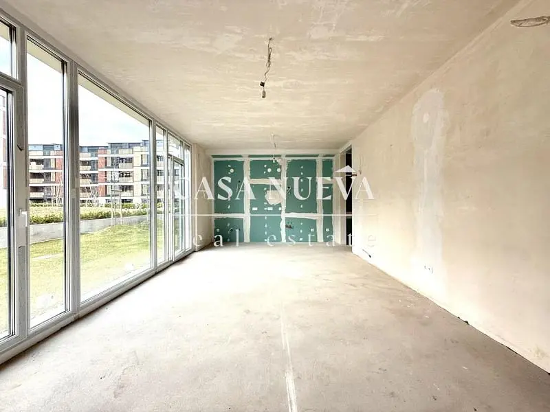 Sonstiges; blick, renovierungsbedürftig, tageslicht