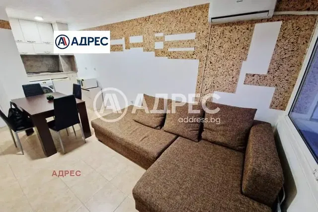 Salón; estilo moderno, luz natural