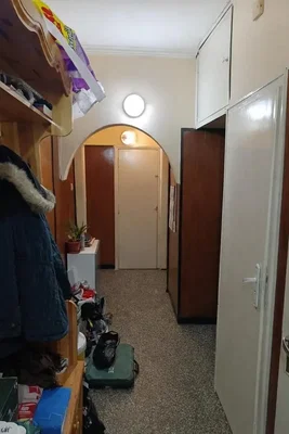 Garderoba; potrebna renovacija