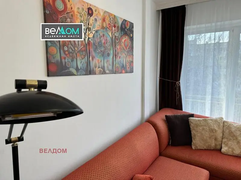 Salon; style moderne, lumière naturelle