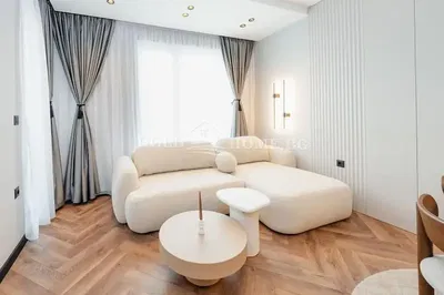 Дневна соба; природно светло, дрвени под, модерни стил