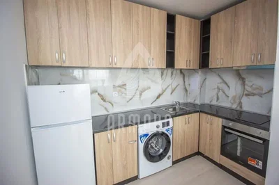 Kuhinja; kućanski aparati, renoviran