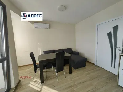 Wohnzimmer; fliesenboden, tageslicht