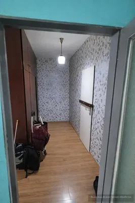 Garderobe; holzboden, renovierungsbedürftig