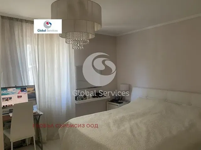 Spálňa; prirodzené svetlo, moderný štýl