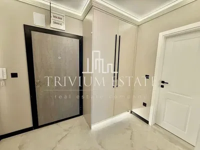 Garderobe; fliesenboden, renoviert