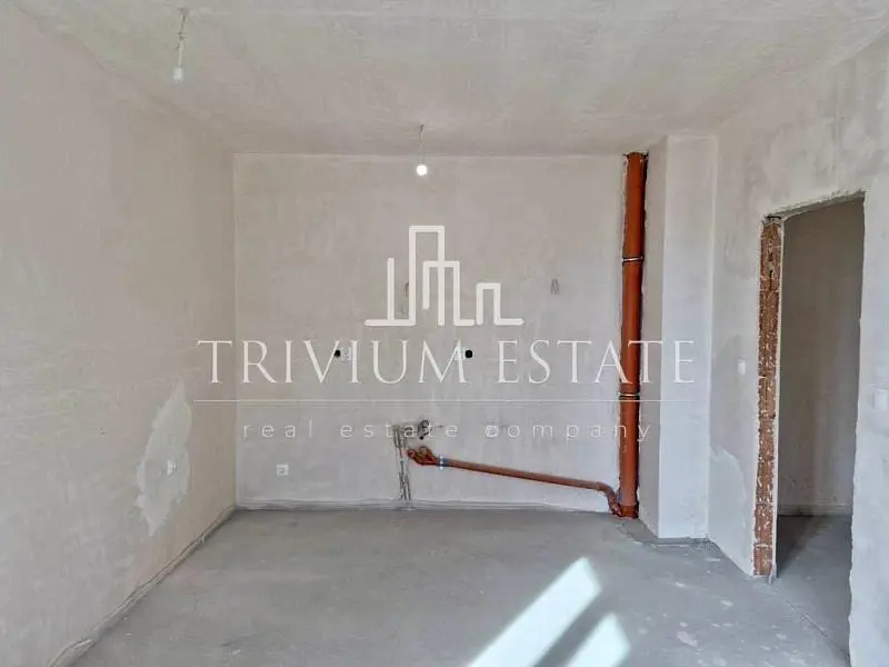 Ostale; potrebna renovacija, bojler