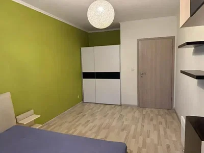 Schlafzimmer; holzboden, tageslicht