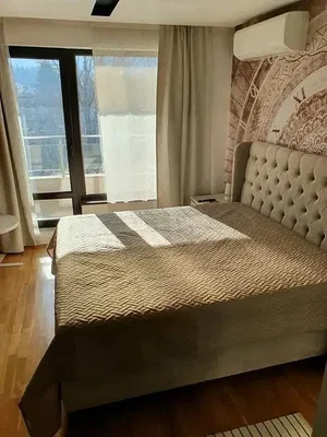 Schlafzimmer; tageslicht, holzboden