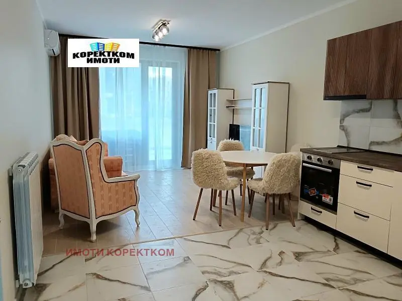 Cuisine; carrelage, style moderne, lumière naturelle, électroménager