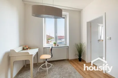 Ložnice; přirozené světlo, moderní styl
