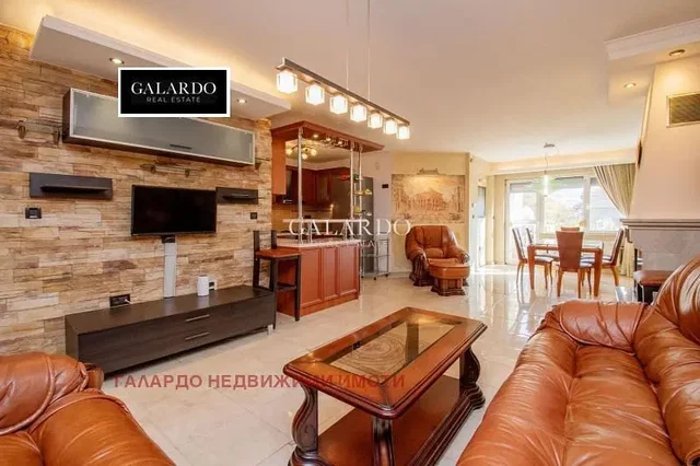 Salón; estilo moderno, luz natural