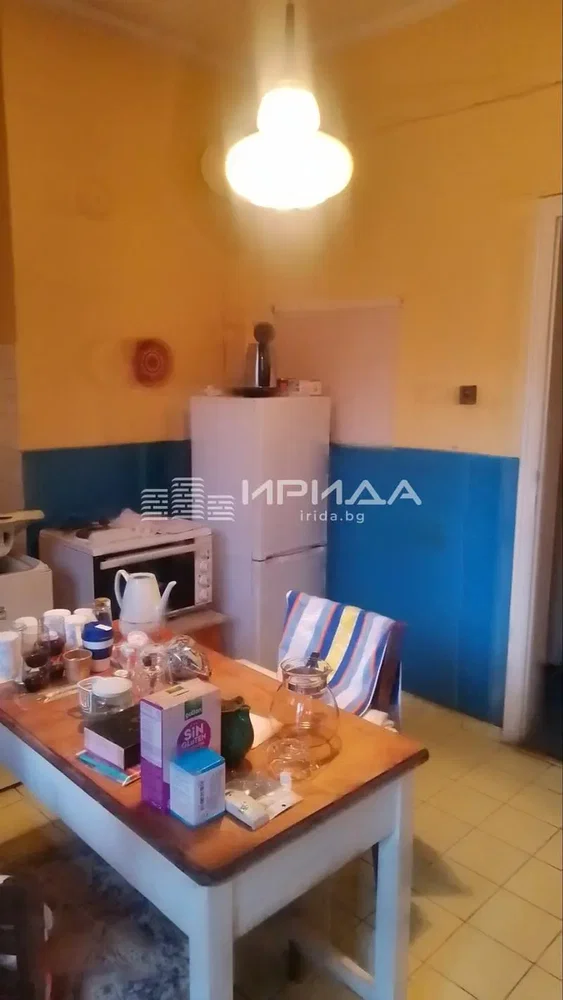 Kuhinja; kućanski aparati, pločice
