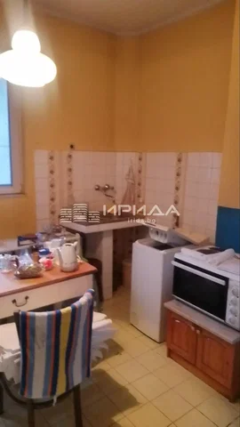 Kuhinja; pločice, potrebna renovacija