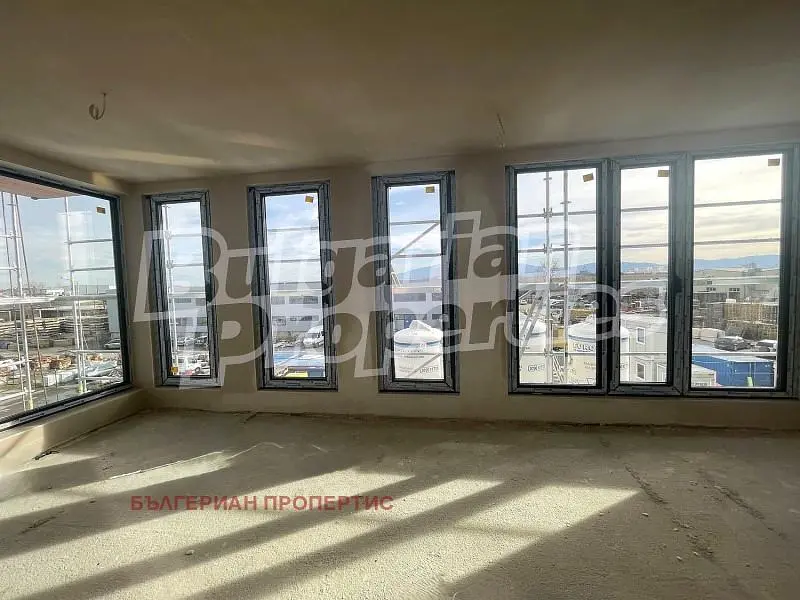 Ostalo; pogled, potrebna renovacija, prirodno svjetlo
