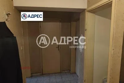 Šatna; nutná rekonstrukce, dlažba