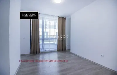 Dnevni boravak; prirodna svjetlost, drveni pod