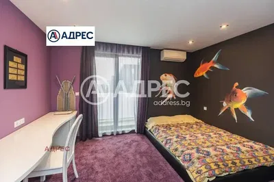 Ložnice; moderní styl, přirozené světlo, dřevěná podlaha