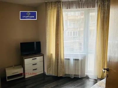 Spavaća soba; pogled, drveni pod, prirodno svjetlo