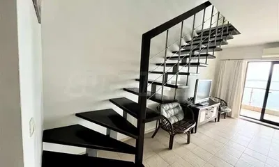 Obývací pokoj; dlažba, výhled